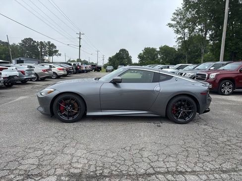 Used 2024 Nissan Z Performance w/ Floor Mat Package RWD image 2