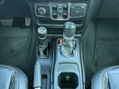 Used 2021 Jeep Gladiator Overland AWD/4WD image 17