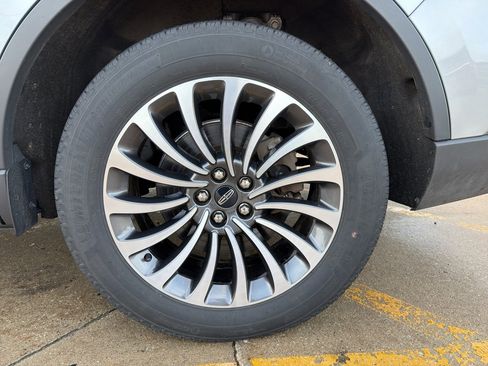 Used 2023 Lincoln Aviator AWD w/ Premium Package image 10