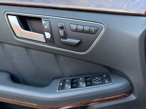 Used 2013 Mercedes-Benz E 350 4MATIC Wagon image 36