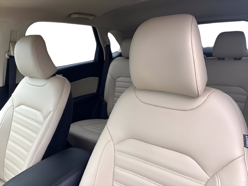 Used 2023 Ford Edge SEL w/ Convenience Package AWD/4WD image 15