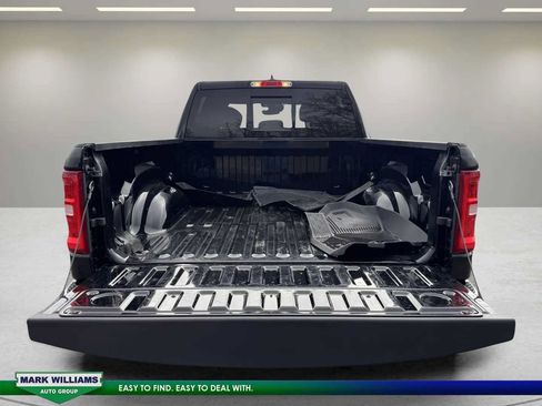 Used 2025 RAM 1500 Big Horn AWD/4WD image 27