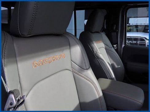 New 2026 Jeep Gladiator Mojave image 9