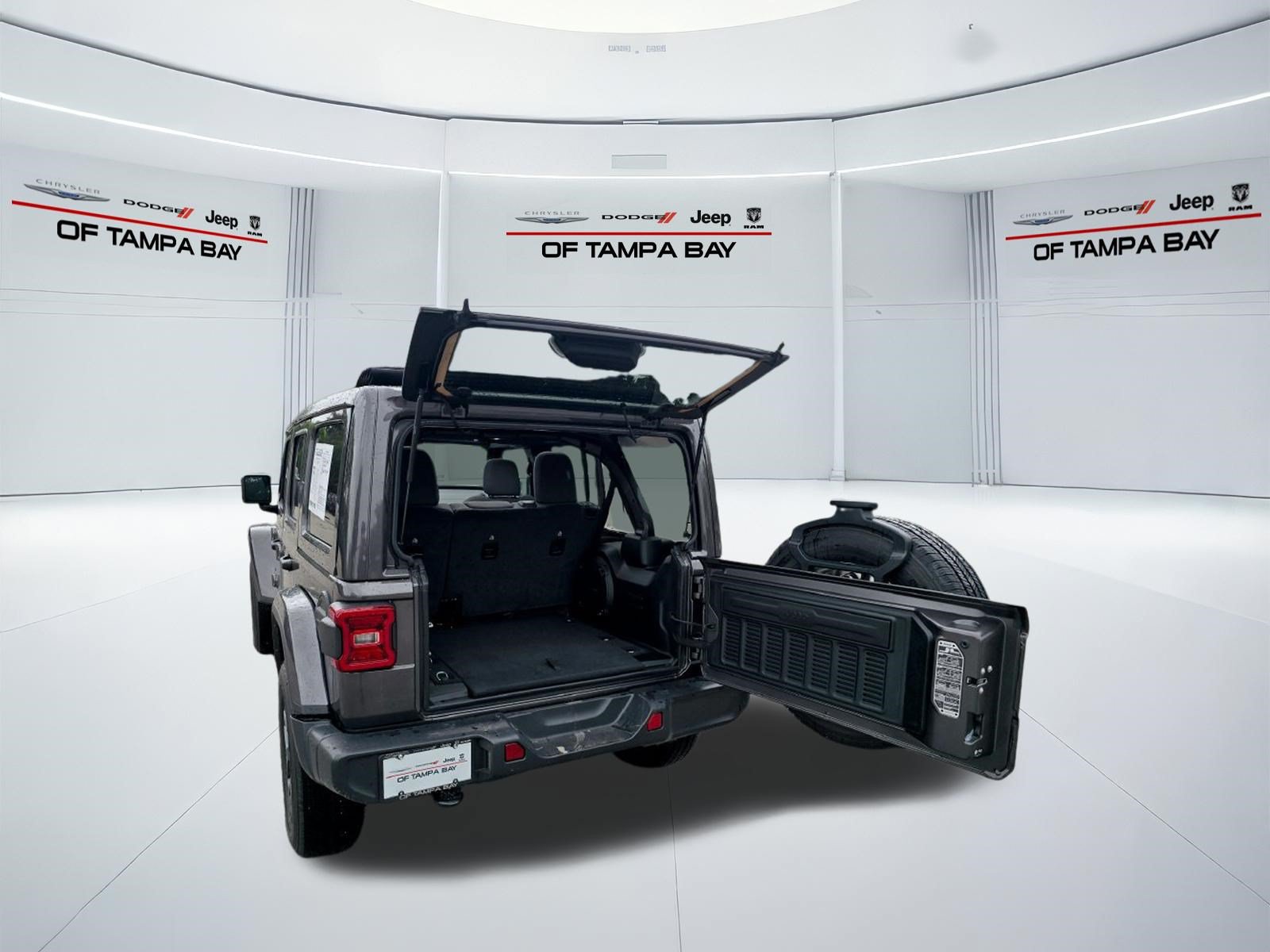 Used 2026 Jeep Wrangler Unlimited Sahara AWD/4WD image 37