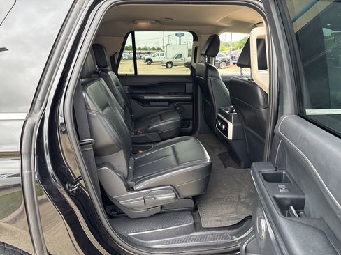 Used 2022 Ford Expedition Max XLT image 12