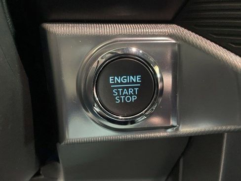 Used 2025 Ford F150 Lariat w/ Equipment Group 502A High image 11