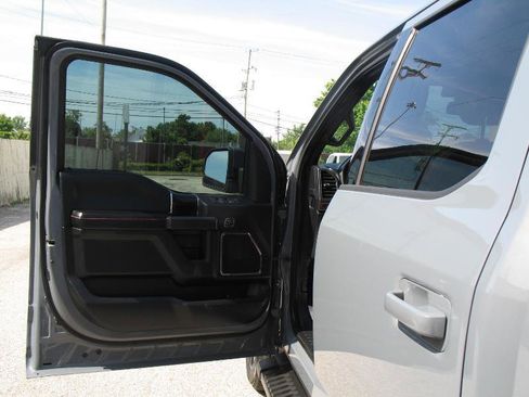 Used 2019 Ford F150 Lariat w/ Equipment Group 502A Luxury AWD/4WD image 14