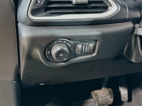 Used 2020 Chrysler Pacifica Touring w/ S Appearance Package image 19