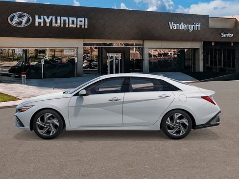New 2026 Hyundai Elantra Limited FWD image 3