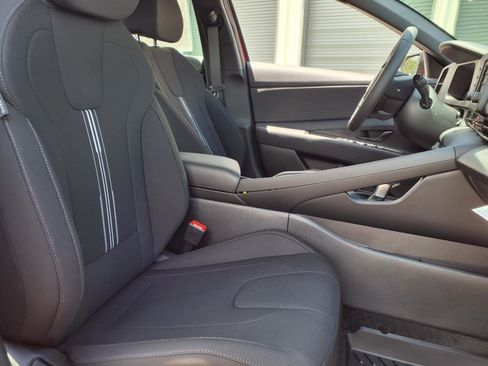 New 2025 Hyundai Elantra Sport image 30