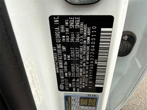 Certified 2018 Kia Sorento LX image 29