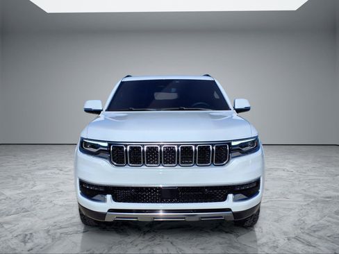 Used 2022 Jeep Wagoneer Series III w/ Flexible Seating Group image 2