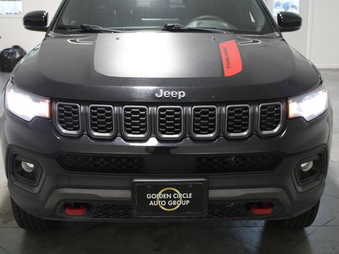 Used 2024 Jeep Compass Trailhawk AWD/4WD image 46
