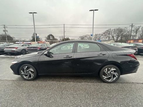 Certified 2025 Hyundai Elantra Sport image 6