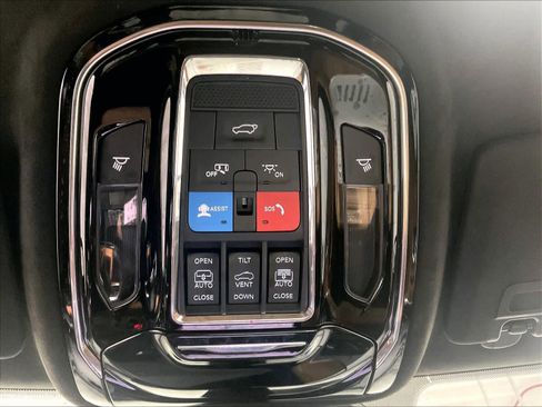 Used 2023 Jeep Grand Cherokee Summit image 27