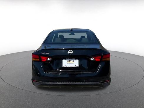 Used 2025 Nissan Altima 2.5 SV image 12