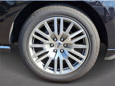 Certified 2023 Ford Expedition Platinum image 7