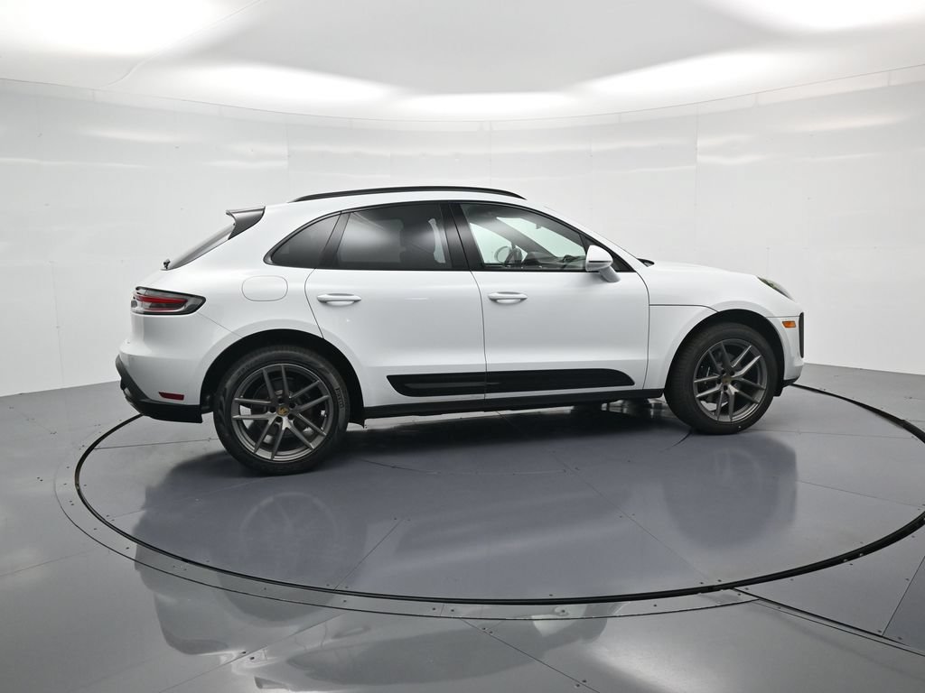 Certified 2026 Porsche Macan AWD/4WD image 31