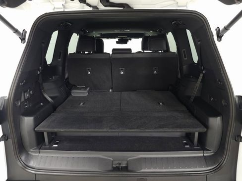 Used 2025 Lexus LX 700h F Sport image 6