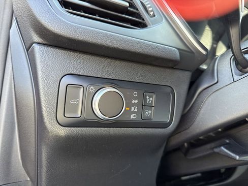 Used 2022 Ford Escape SE w/ SE Sport Appearance Package AWD/4WD image 32