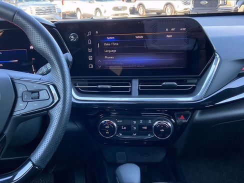 Used 2024 Chevrolet Trax RS w/ Sunroof Package image 7