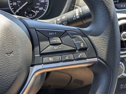 Used 2025 Nissan Sentra SV FWD image 22