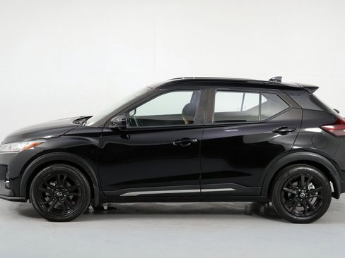 Used 2022 Nissan Kicks SR image 41