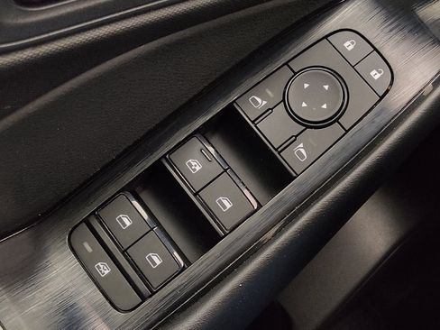 Used 2024 Nissan Rogue S AWD/4WD image 27