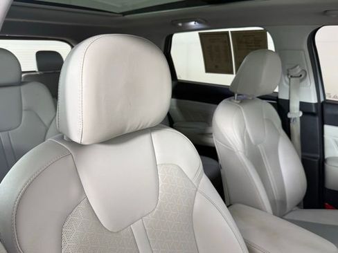 Used 2023 Kia Sorento SX image 29