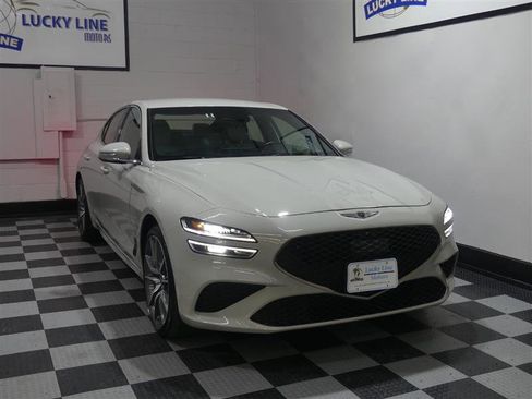 Used 2025 Genesis G70 2.5T image 5