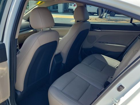 Used 2017 Hyundai Elantra Limited w/ Limited Tech Package 04 FWD image 13