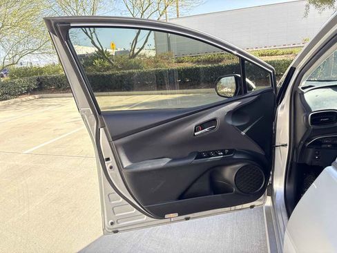 Used 2018 Toyota Prius Prime Plus w/ Preferred Accessory Package image 20