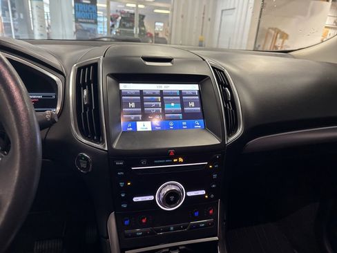 Used 2019 Ford Edge Titanium w/ Equipment Group 301A image 20