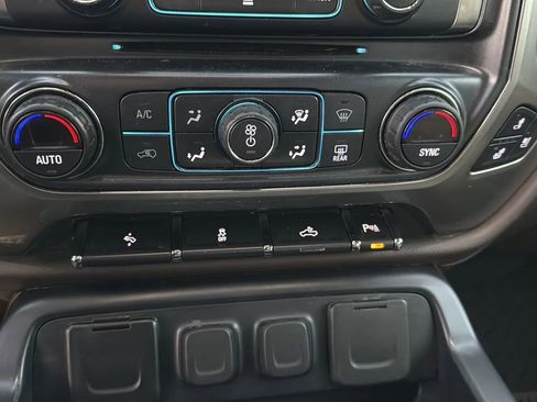 Used 2018 Chevrolet Silverado 1500 LTZ w/ LTZ Plus Package image 33