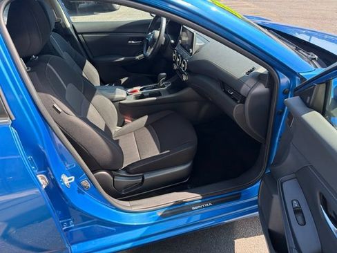 Used 2022 Nissan Sentra SV FWD image 11