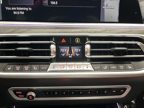Used 2022 BMW X7 xDrive40i w/ Premium Package image 25