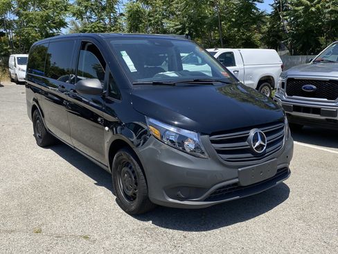 Used 2023 Mercedes-Benz Metris Passenger image 7