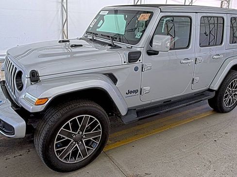 Used 2023 Jeep Wrangler Unlimited Sahara AWD/4WD image 1