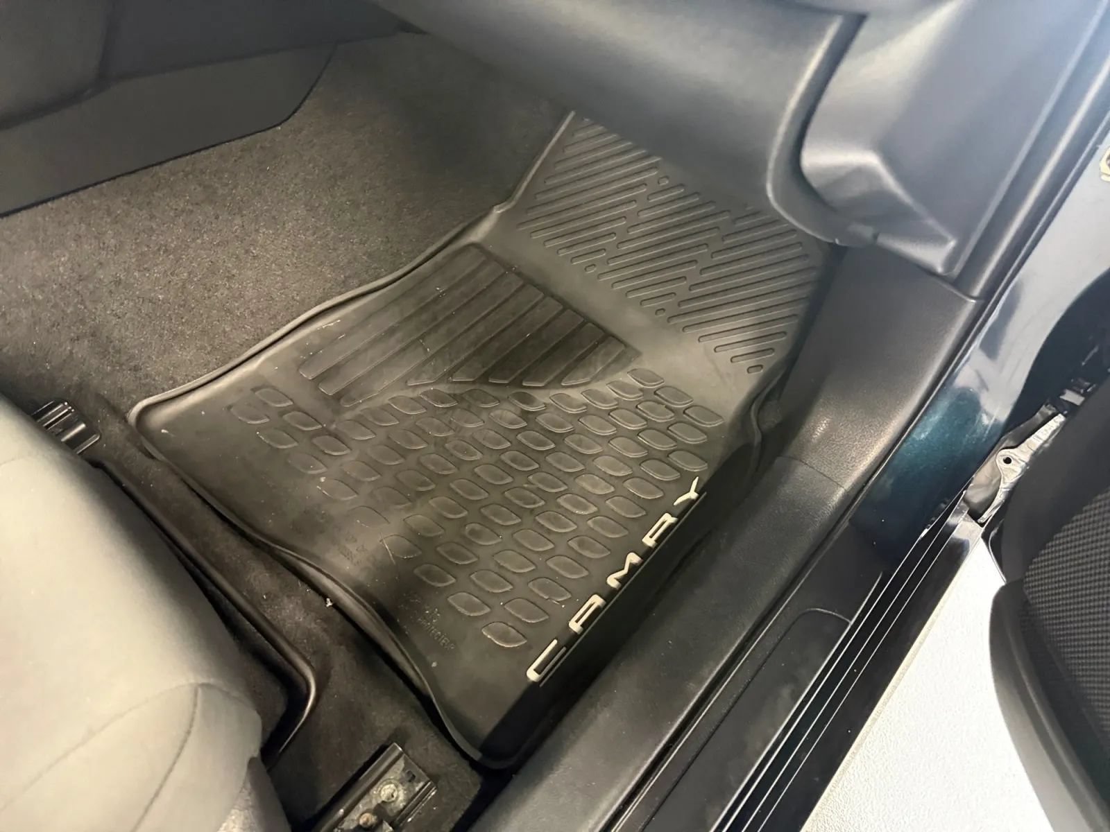 Used 2020 Toyota Camry LE FWD image 20