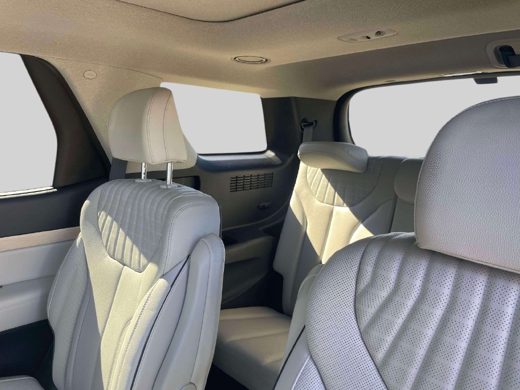 Used 2024 Hyundai Palisade Limited AWD/4WD image 13