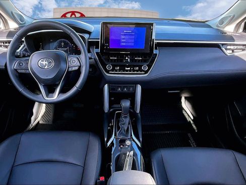 Certified 2024 Toyota Corolla Cross XLE image 15