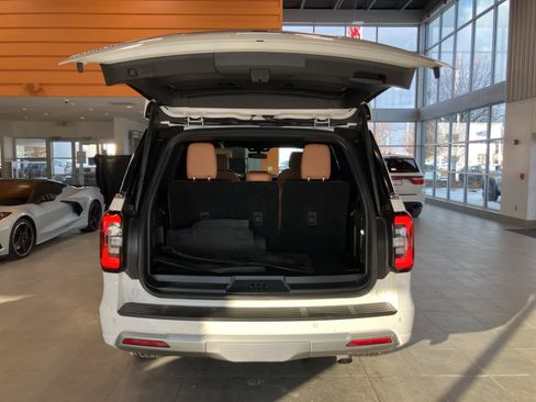 Used 2023 Ford Expedition Platinum image 37