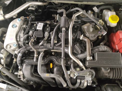 Used 2025 Nissan Sentra SV FWD image 30