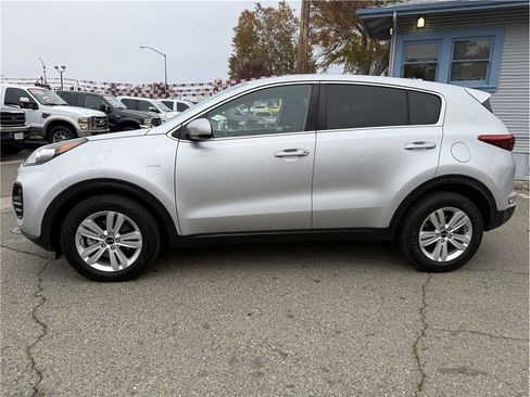 Used 2018 Kia Sportage LX image 4