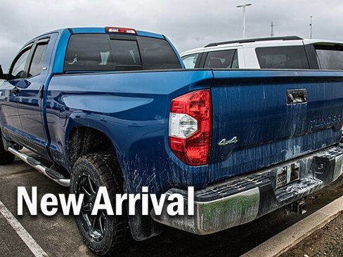 Used 2018 Toyota Tundra SR5 w/ SR5 Upgrade Package AWD/4WD image 2