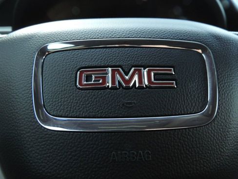 Used 2023 GMC Acadia SLE w/ Driver Convenience Package image 31