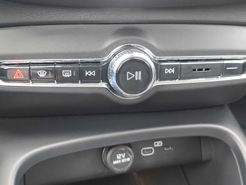 Used 2026 Volvo XC40 B5 Plus w/ Protection Package Premier AWD/4WD image 29