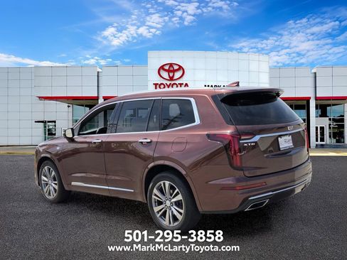 Used 2022 Cadillac XT6 Premium Luxury FWD image 3