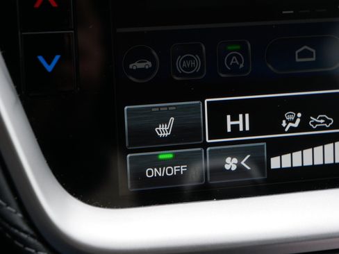 Certified 2025 Subaru Outback Limited image 28