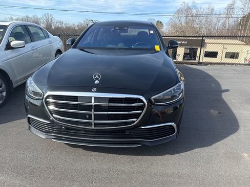 Used 2021 Mercedes-Benz S 580 4MATIC Sedan image 3